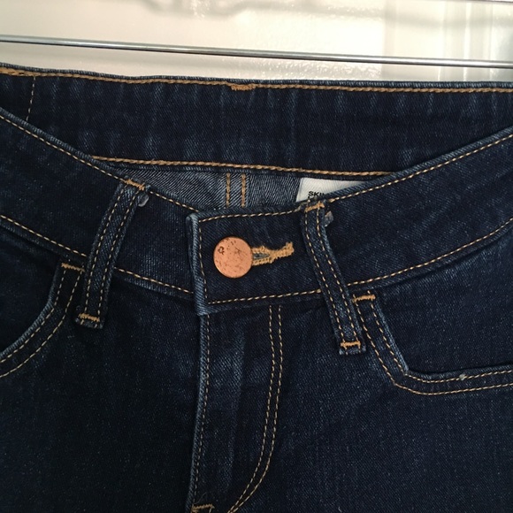 H&M Skinny Dark Wash Classic Jeans - Picture 2 of 4